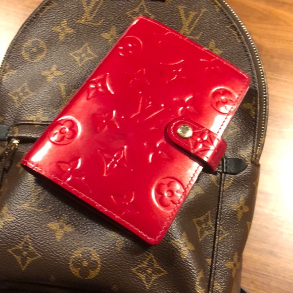 Louis Vuitton Accessories - SOLD LOUIS VUITTON VERNIS AGENDA PASSPORT HOLDER!!